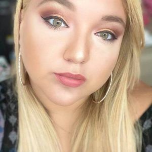 Meet your Posher, Erika